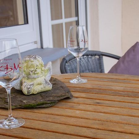 Ferienwohnung Weingut Kdm Krov Luaran gambar
