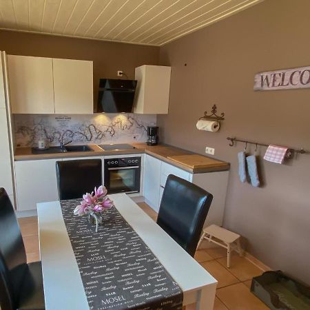Ferienwohnung Weingut Kdm Krov Luaran gambar