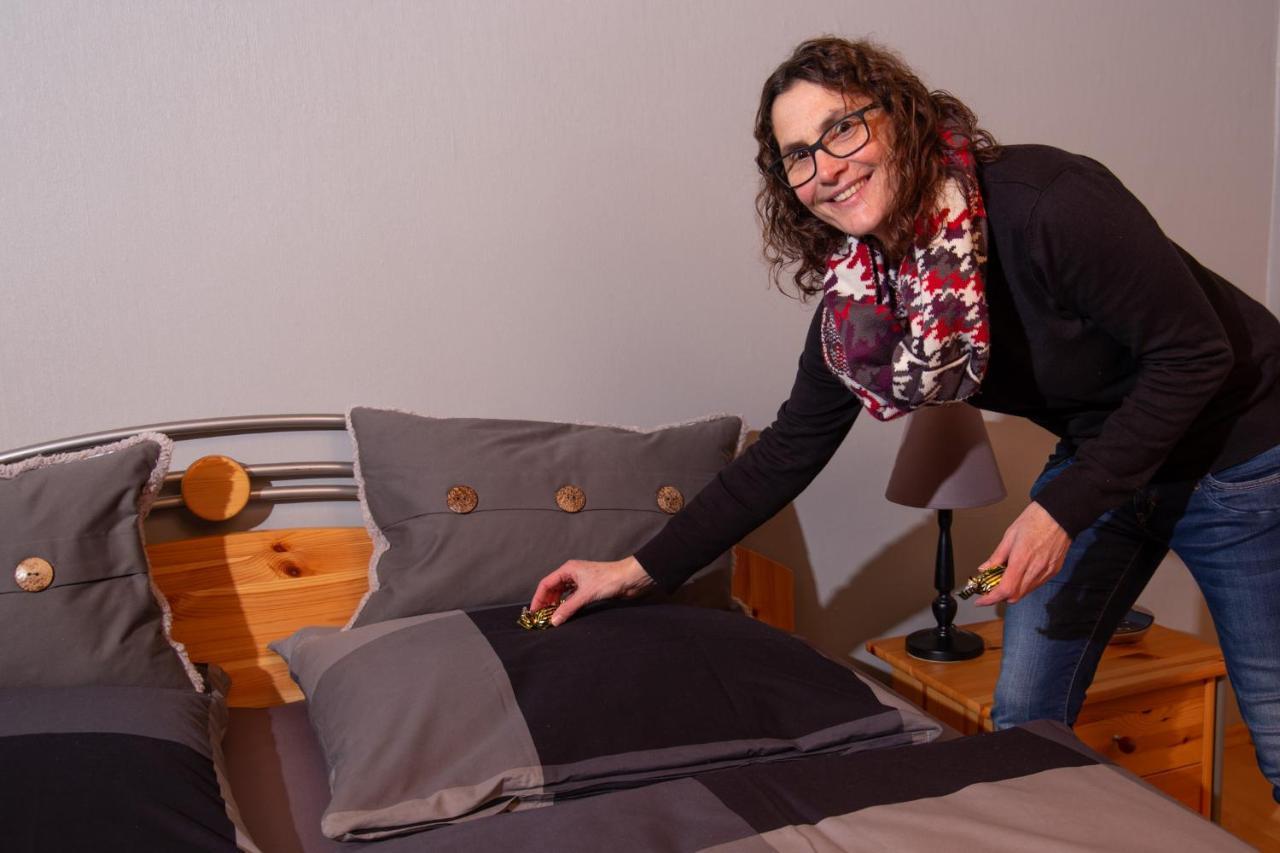 Ferienwohnung Weingut Kdm Krov Luaran gambar