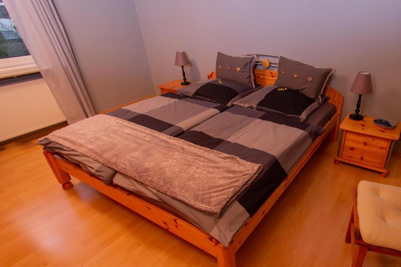 Ferienwohnung Weingut Kdm Krov Luaran gambar
