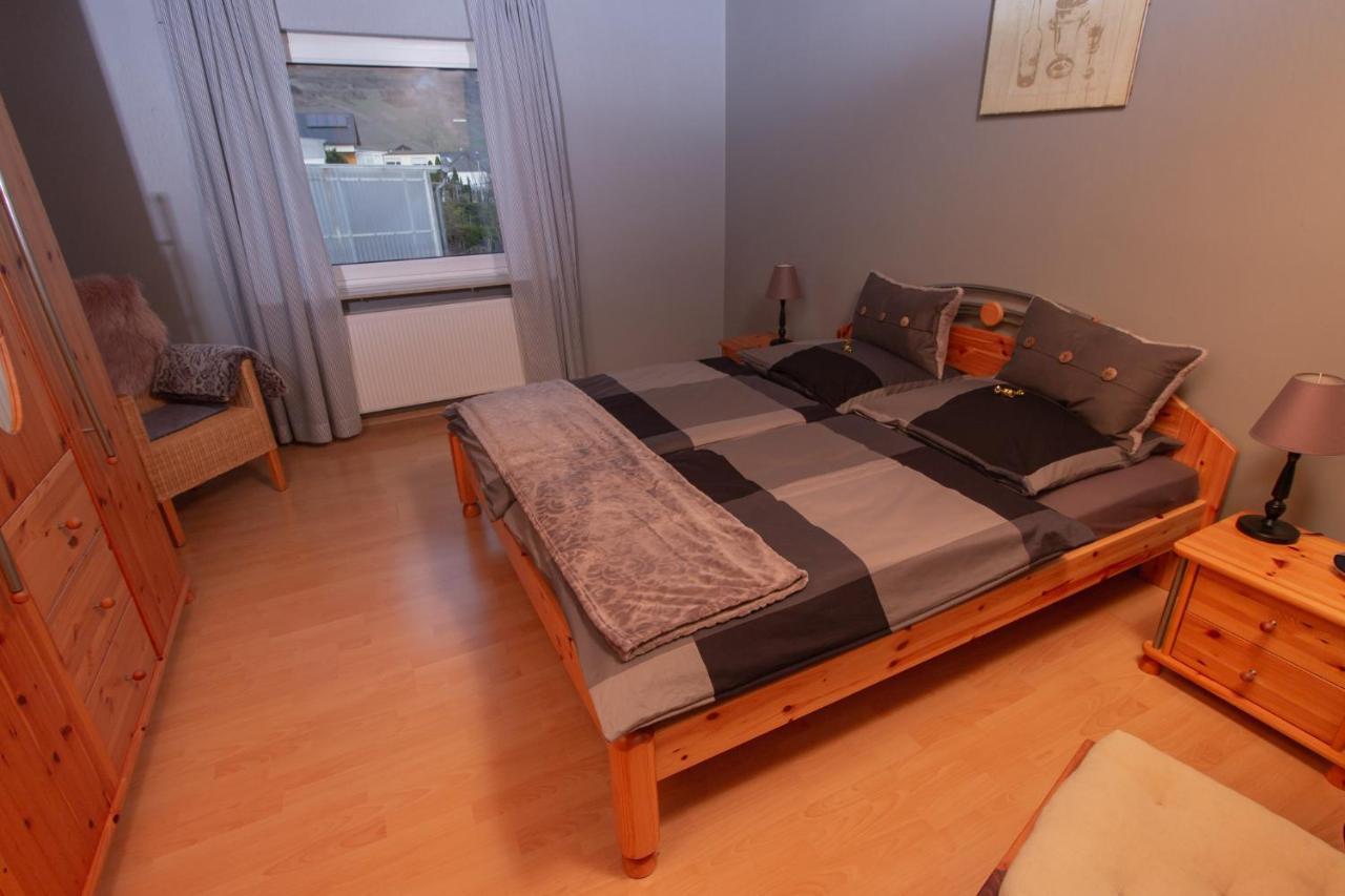 Ferienwohnung Weingut Kdm Krov Luaran gambar
