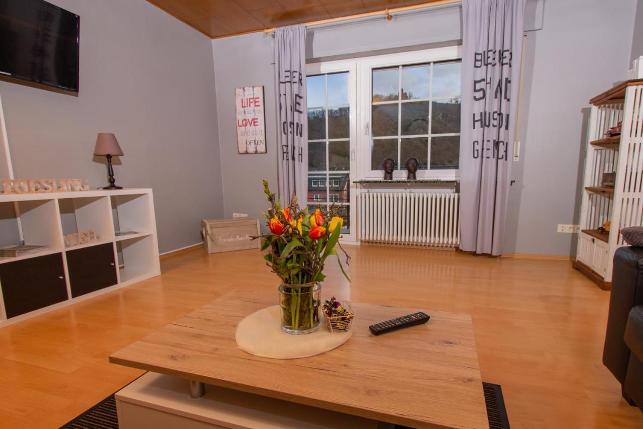 Ferienwohnung Weingut Kdm Krov Luaran gambar