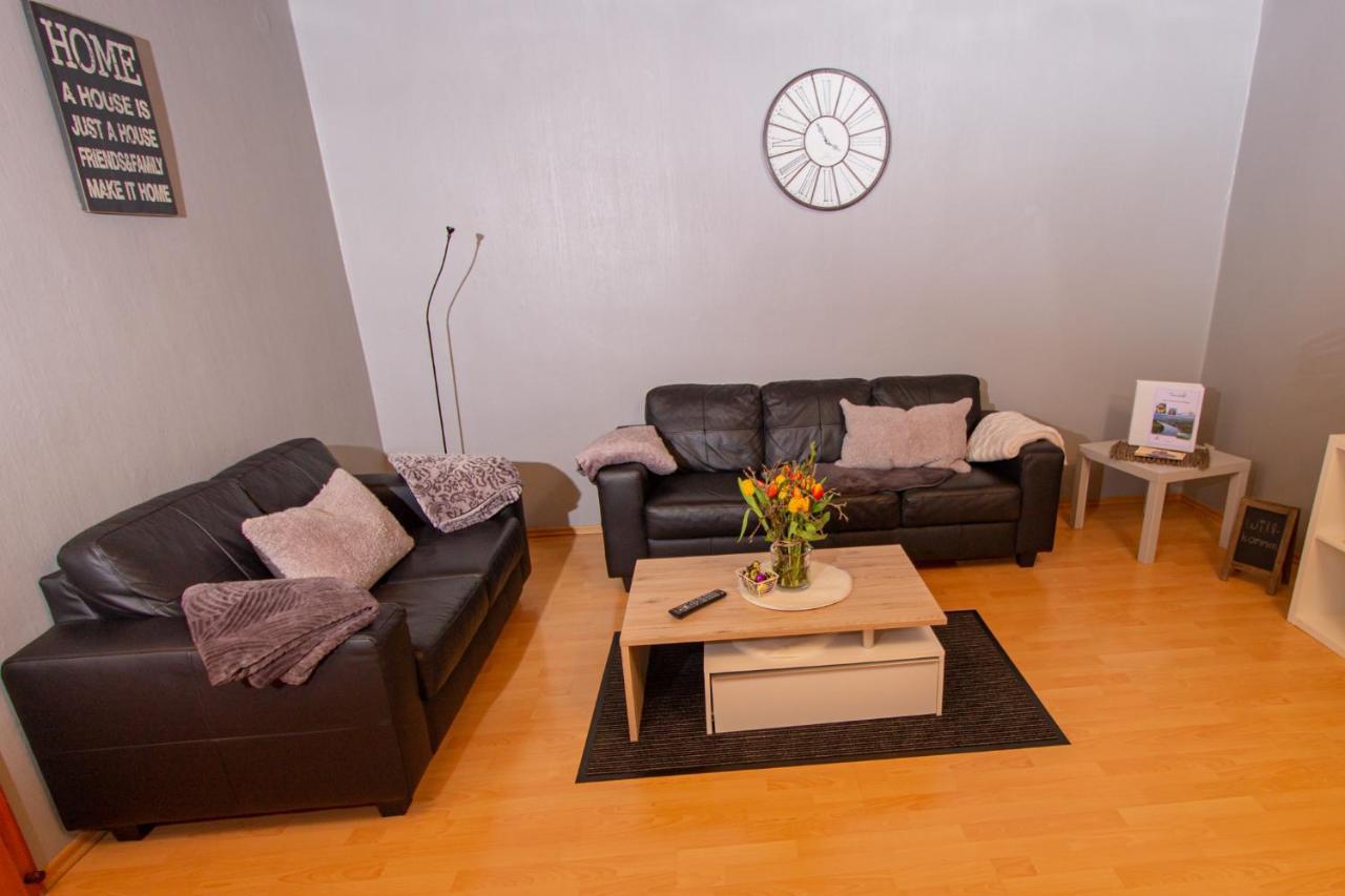 Ferienwohnung Weingut Kdm Krov Luaran gambar