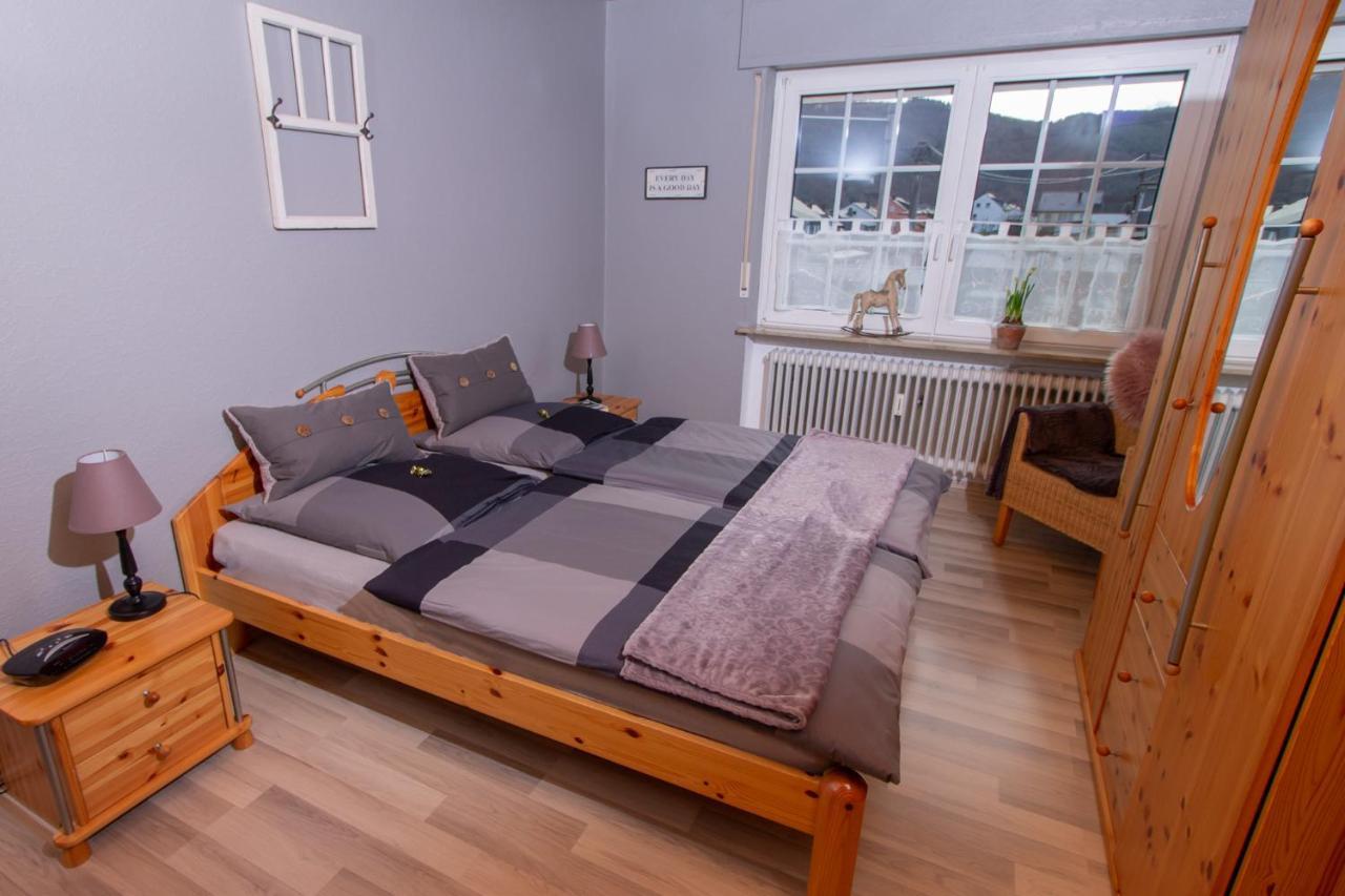 Ferienwohnung Weingut Kdm Krov Luaran gambar
