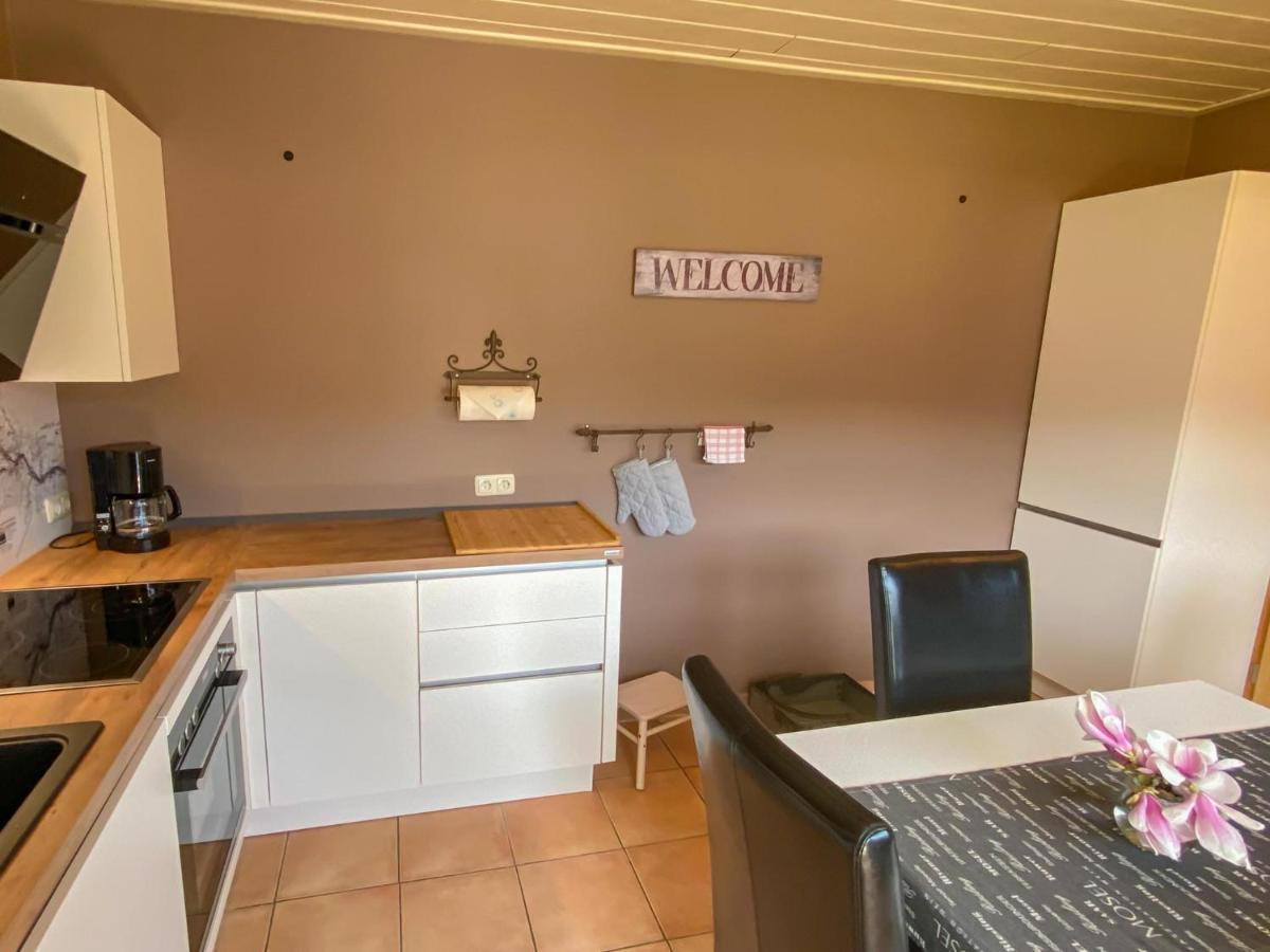 Ferienwohnung Weingut Kdm Krov Luaran gambar