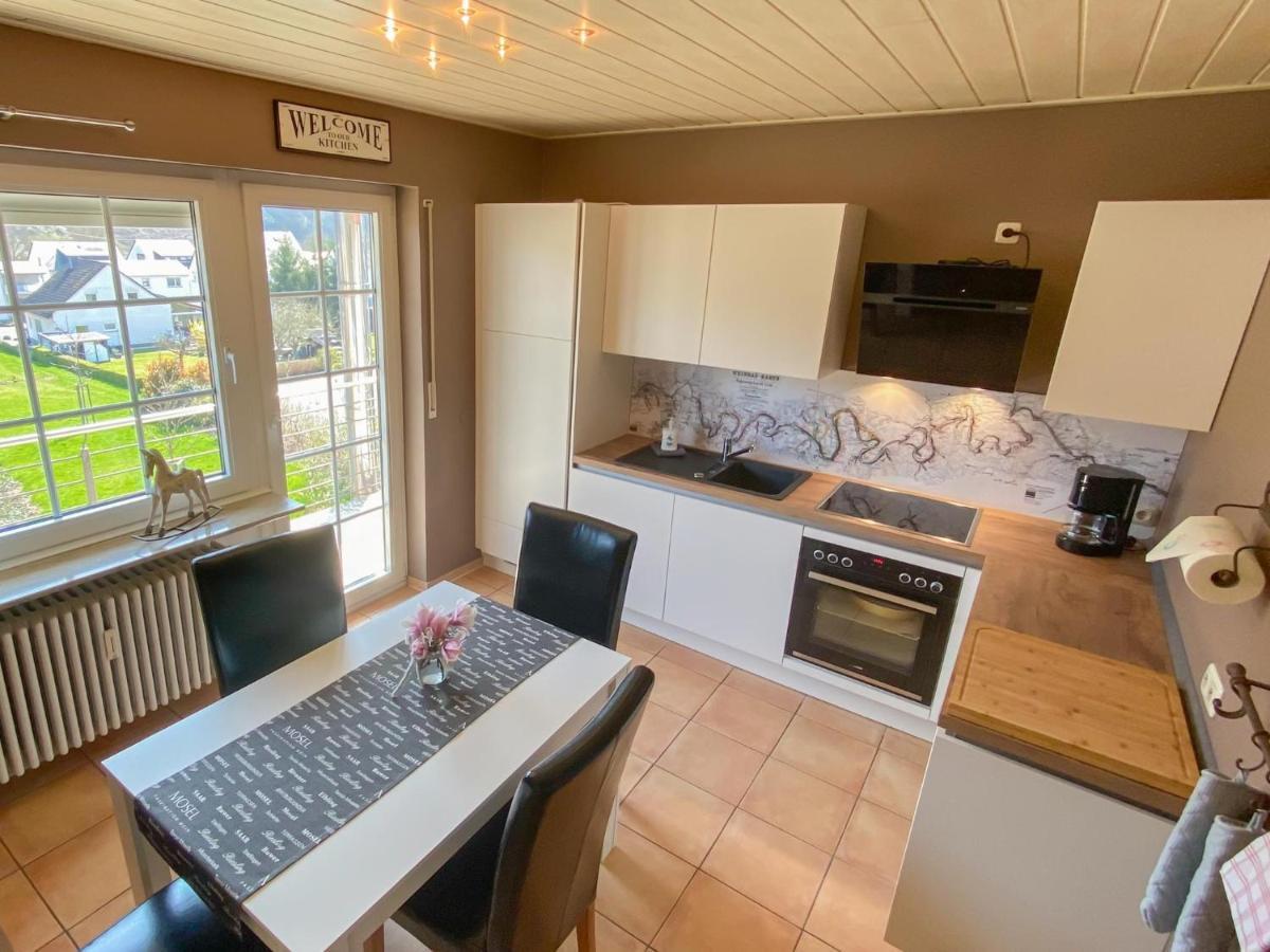 Ferienwohnung Weingut Kdm Krov Luaran gambar