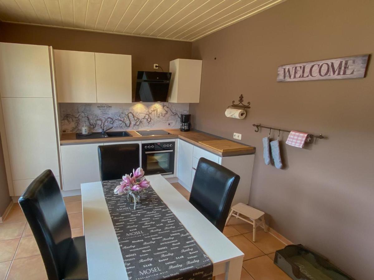 Ferienwohnung Weingut Kdm Krov Luaran gambar